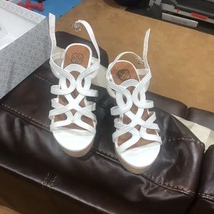 White wedges size 7